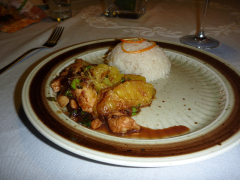 Chinesisches Hühnerfleisch mit Orange und Honig