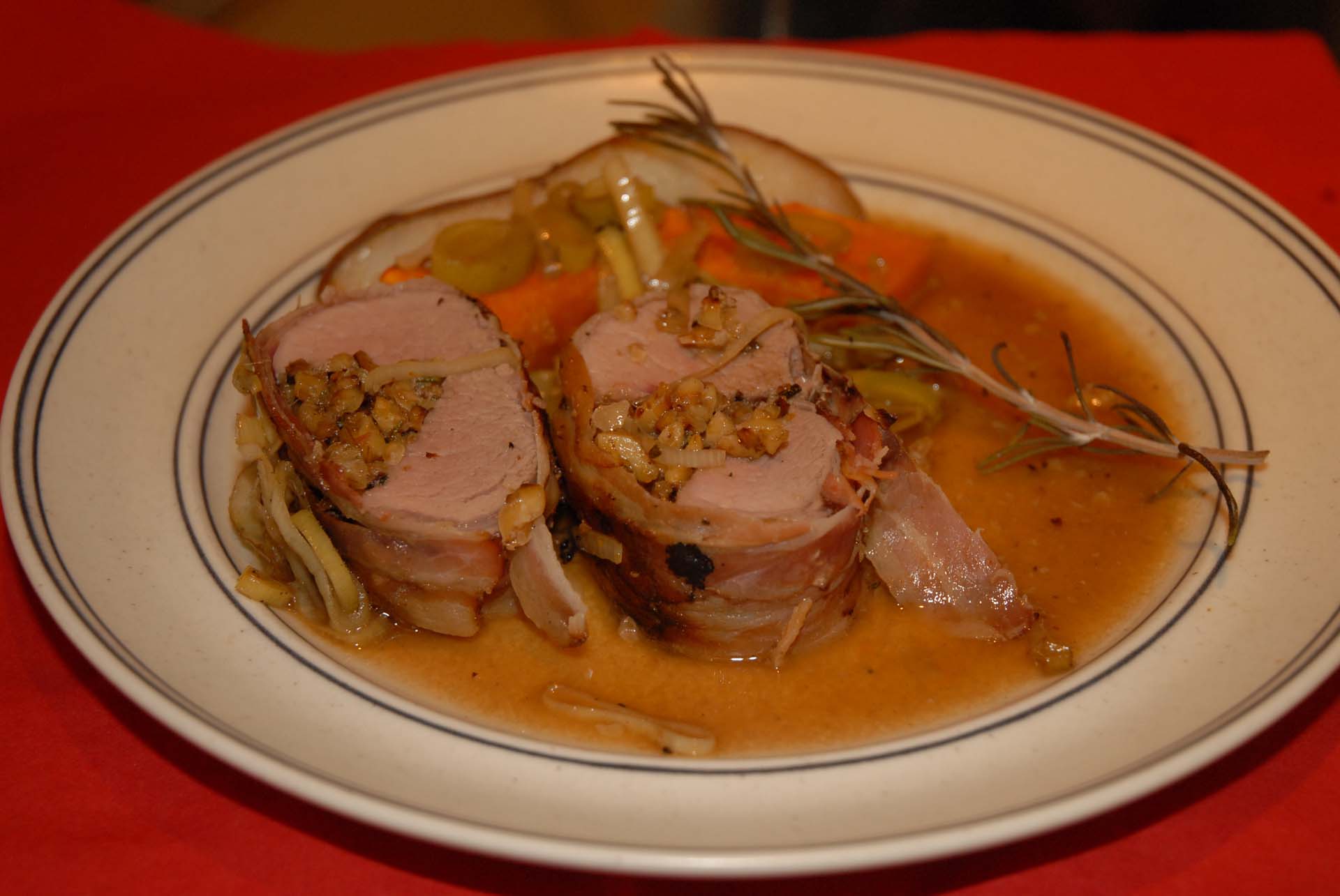 Schweinefilet mit einer Walnuss-Honig-Füllung